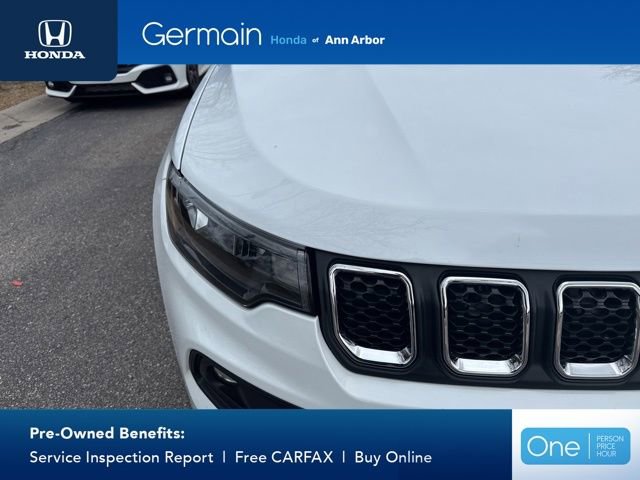 Used 2023 Jeep Compass Latitude AWD/4WD image 3