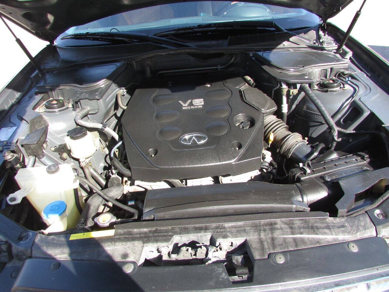 Used 2004 INFINITI FX35 2WD w/ Touring Pkg image 15