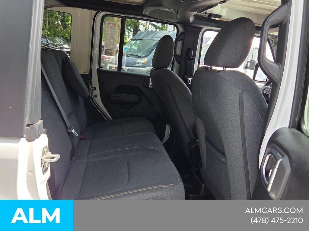 Used 2024 Jeep Wrangler Unlimited w/ Convenience Group AWD/4WD image 18