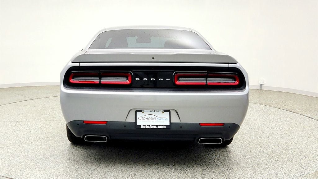 Used 2017 Dodge Challenger R/T RWD image 6
