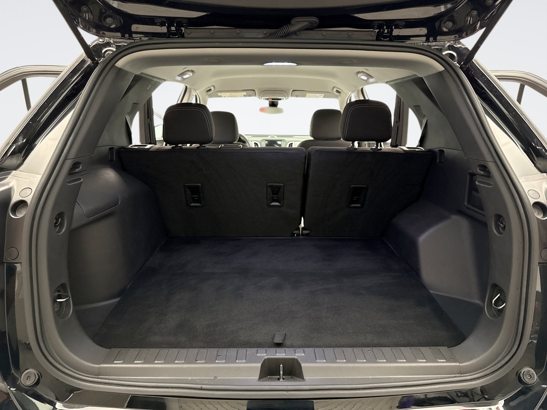 Used 2024 Chevrolet Equinox LT FWD image 17