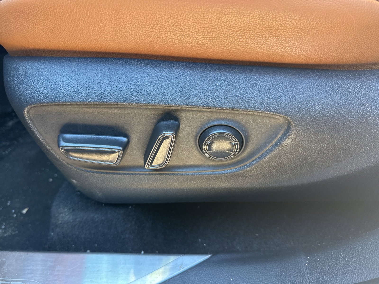 Used 2023 Toyota Highlander Platinum image 6