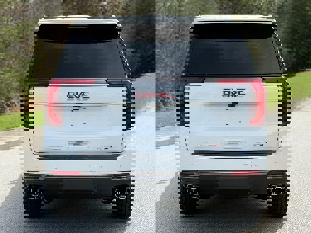 New 2026 GMC Yukon XL AT4 Ultimate w/ LPO, Floor Liner Package image 12