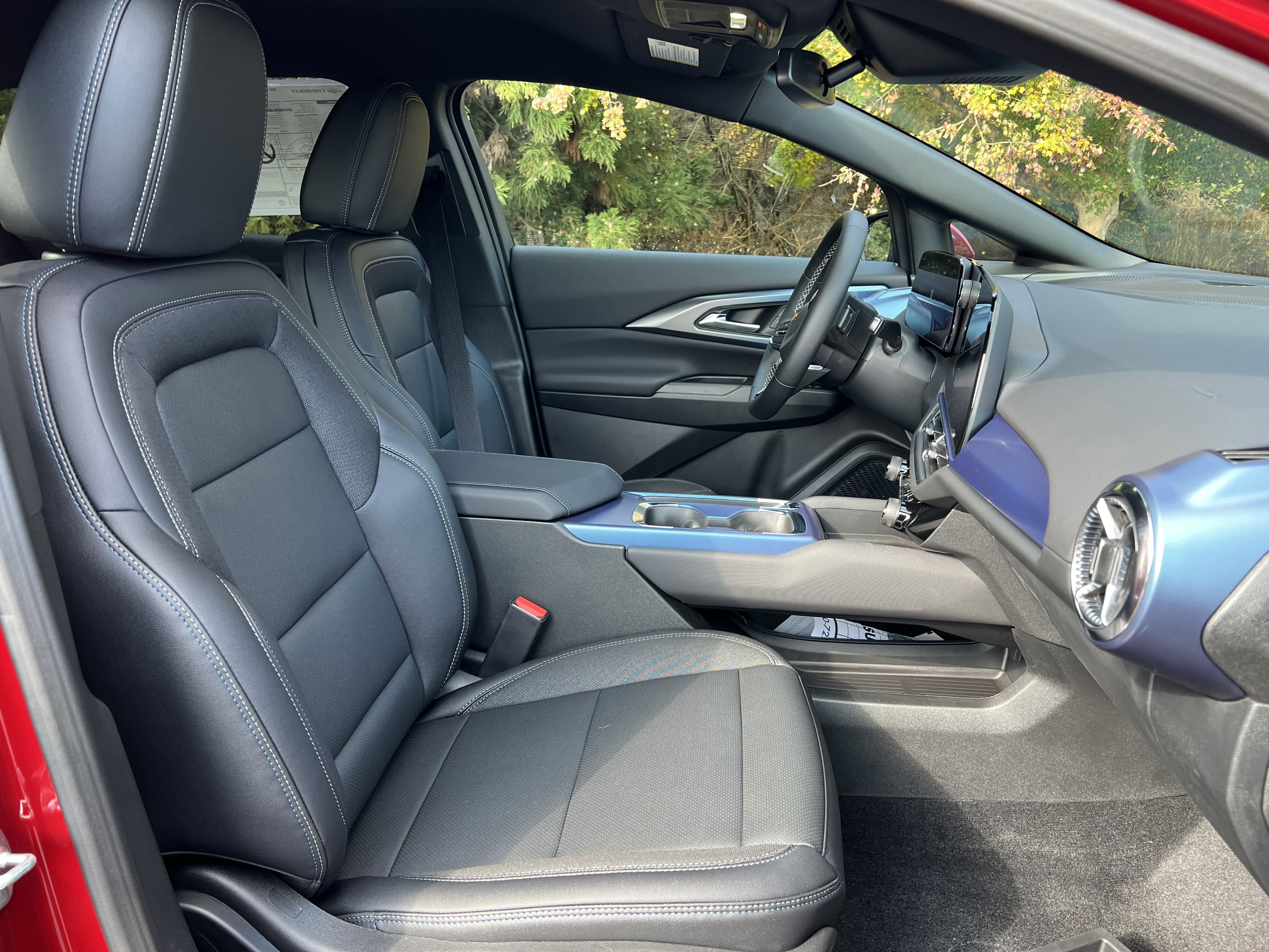 New 2026 Chevrolet Equinox EV LT AWD/4WD image 32