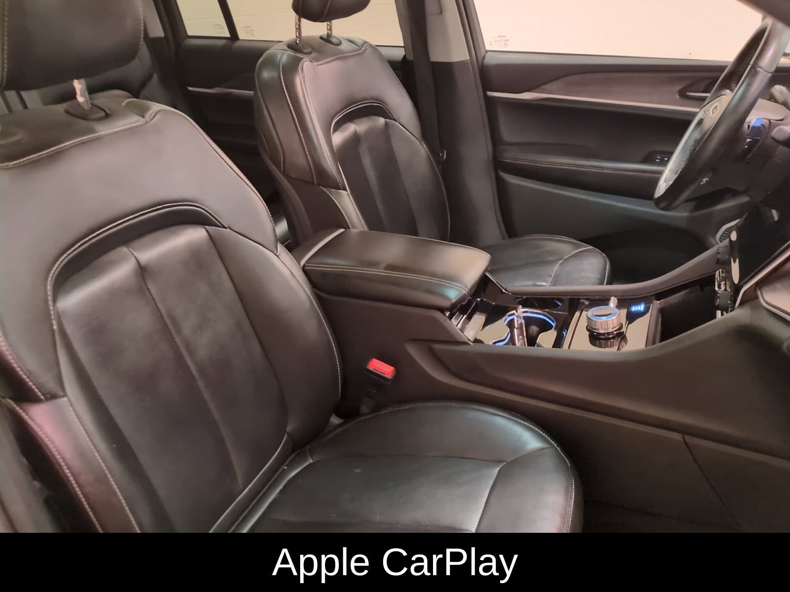 Used 2022 Jeep Grand Cherokee Limited image 11