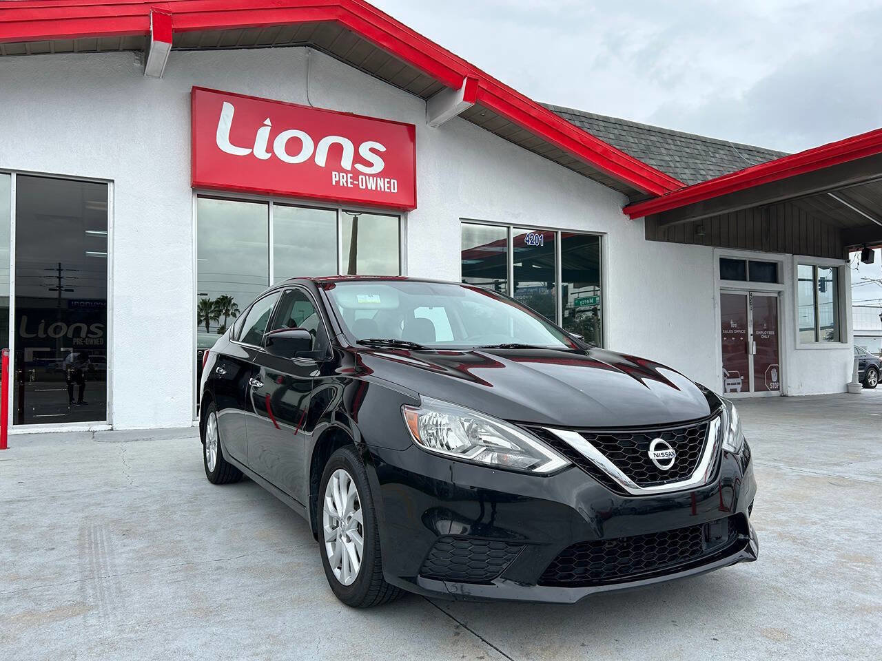 Used 2019 Nissan Sentra SV FWD image 1