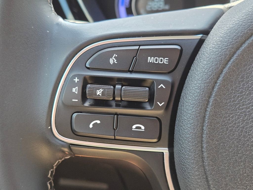 Certified 2022 Kia Niro LXS image 24