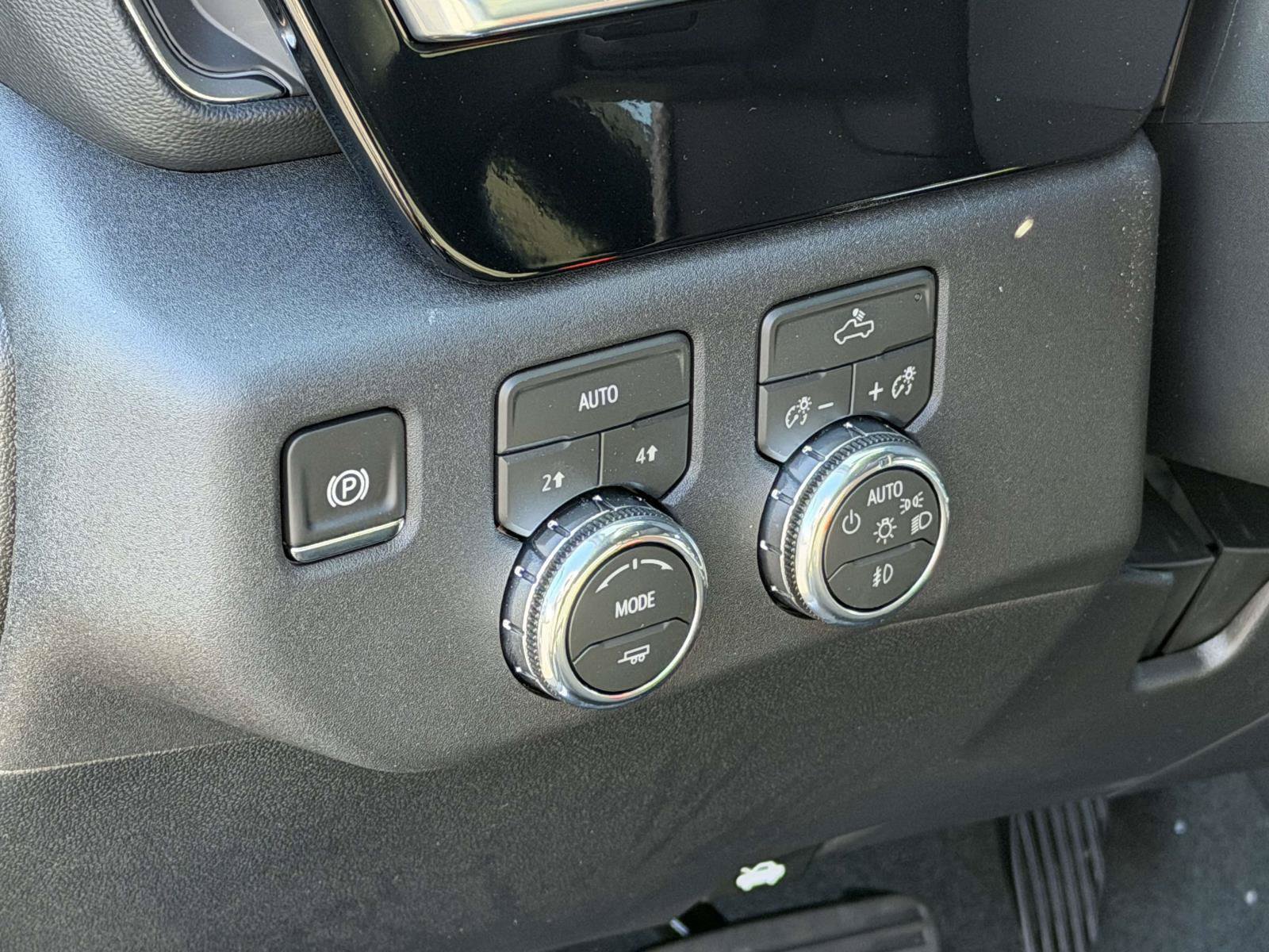 New 2026 GMC Sierra 1500 Elevation w/ Preferred Package AWD/4WD image 18