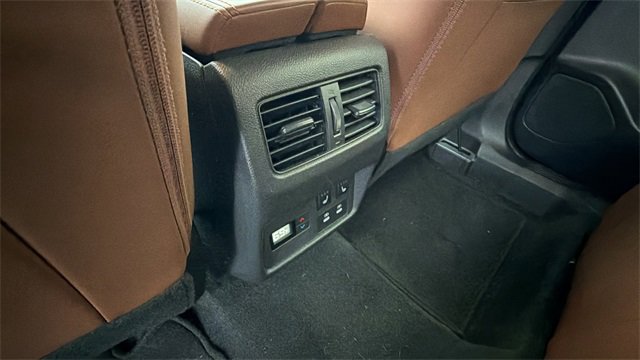 Used 2025 Nissan Rogue Platinum w/ Tech Package image 17