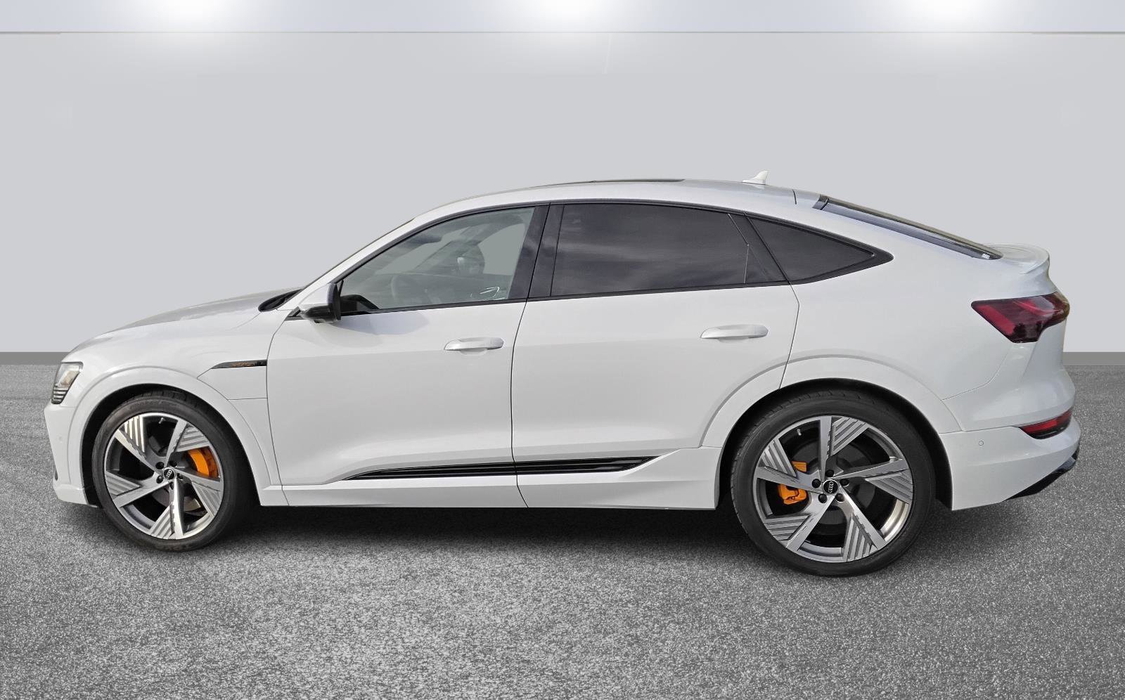 Used 2023 Audi e-tron Prestige w/ Prestige Package image 6