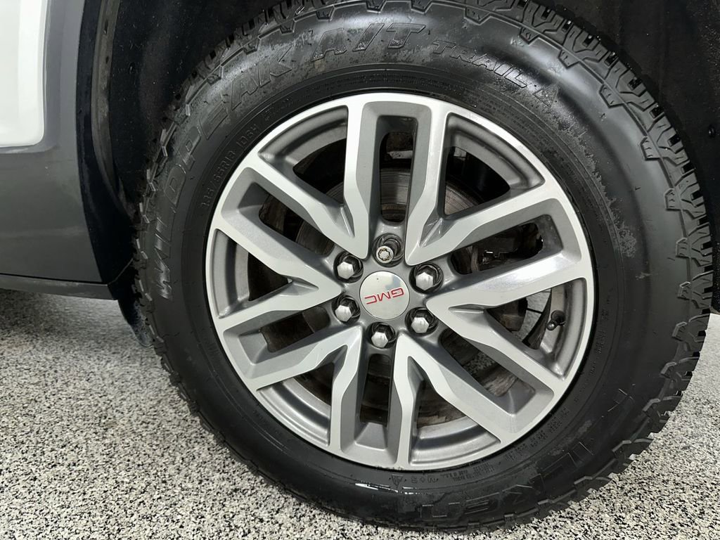 Used 2017 GMC Acadia SLE w/ Driver Alert Package I AWD/4WD image 17
