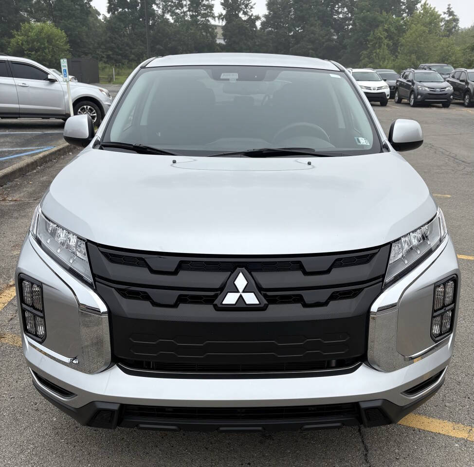 Used 2023 Mitsubishi Outlander Sport SE AWD/4WD image 2