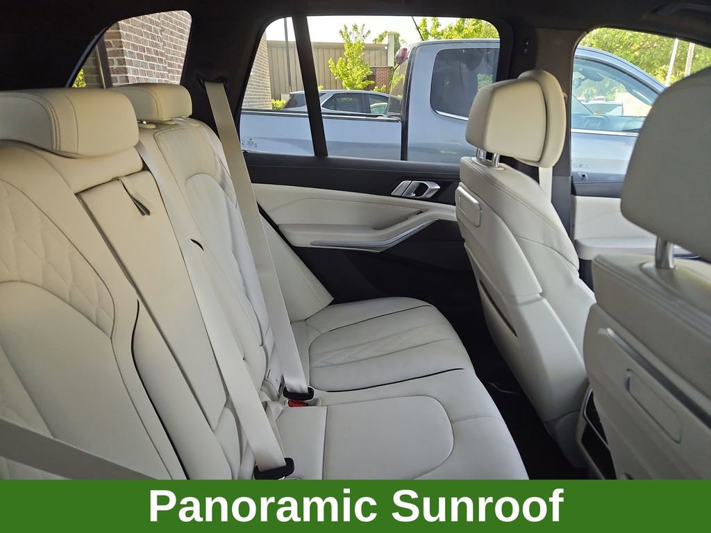 Used 2025 BMW X5 xDrive40i w/ M Sport Package image 9
