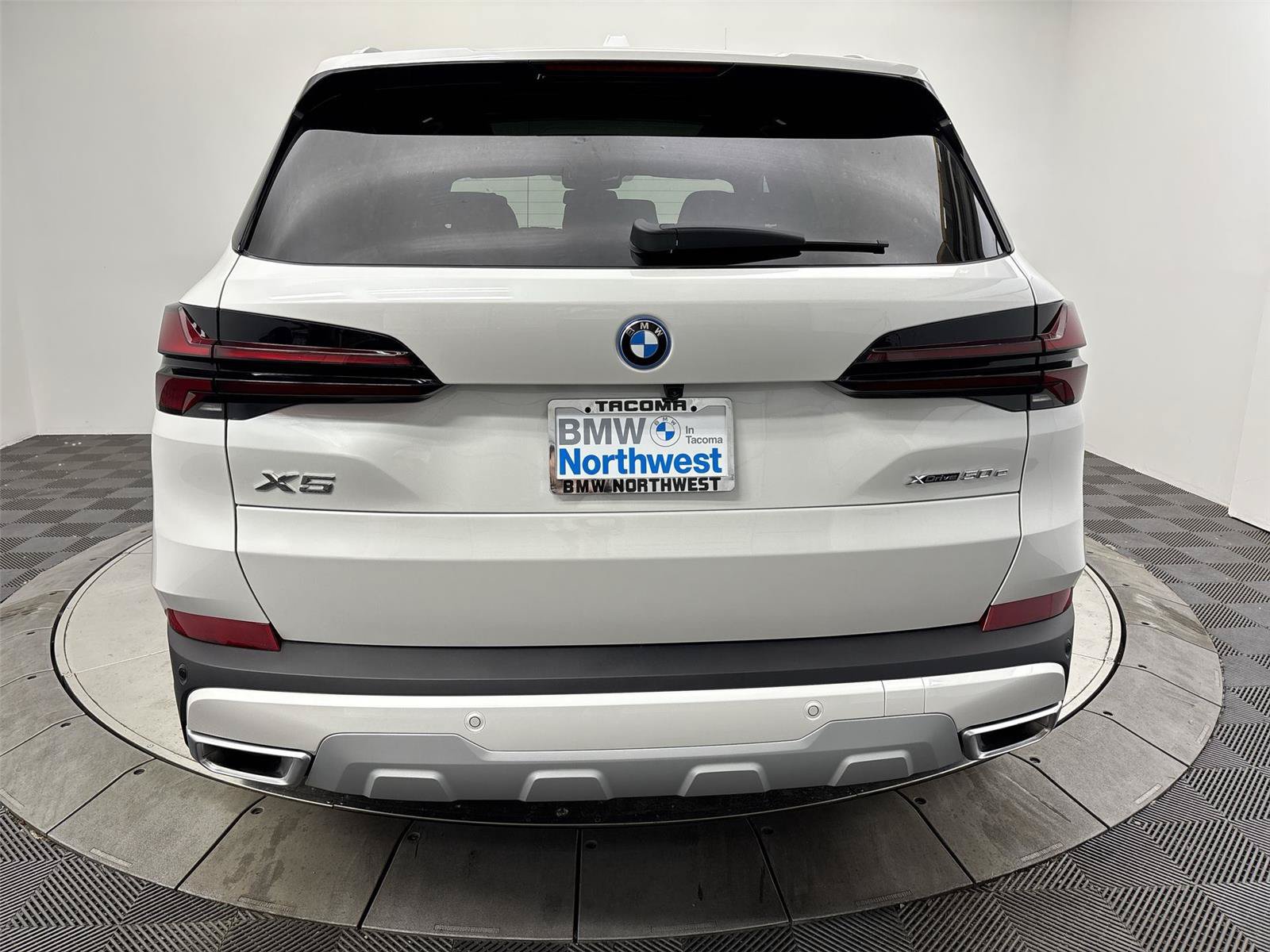 New 2026 BMW X5 xDrive50e w/ Climate Comfort Package AWD/4WD image 15