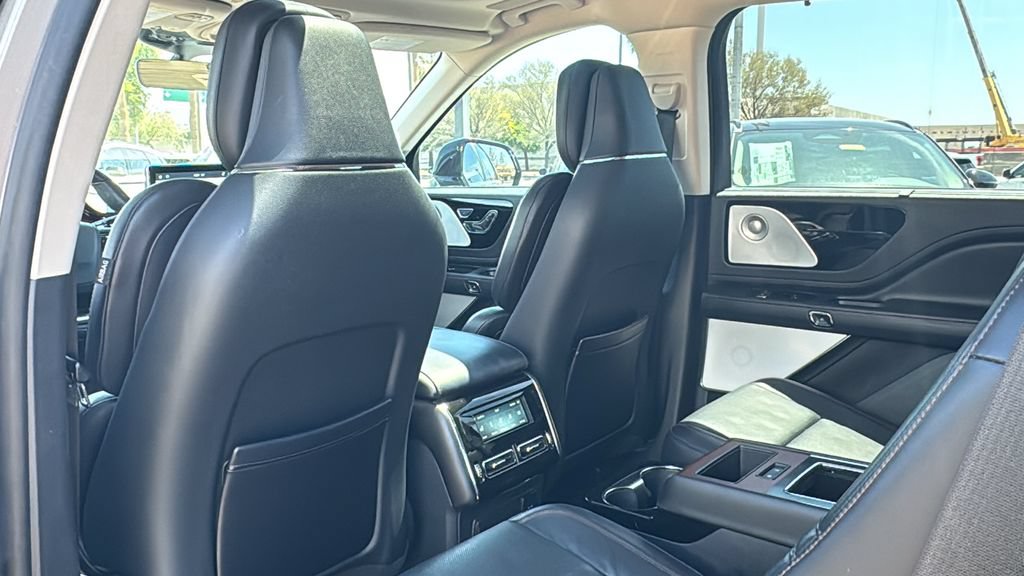 Used 2021 Lincoln Aviator Reserve w/ Equipment Group 201A RWD image 24