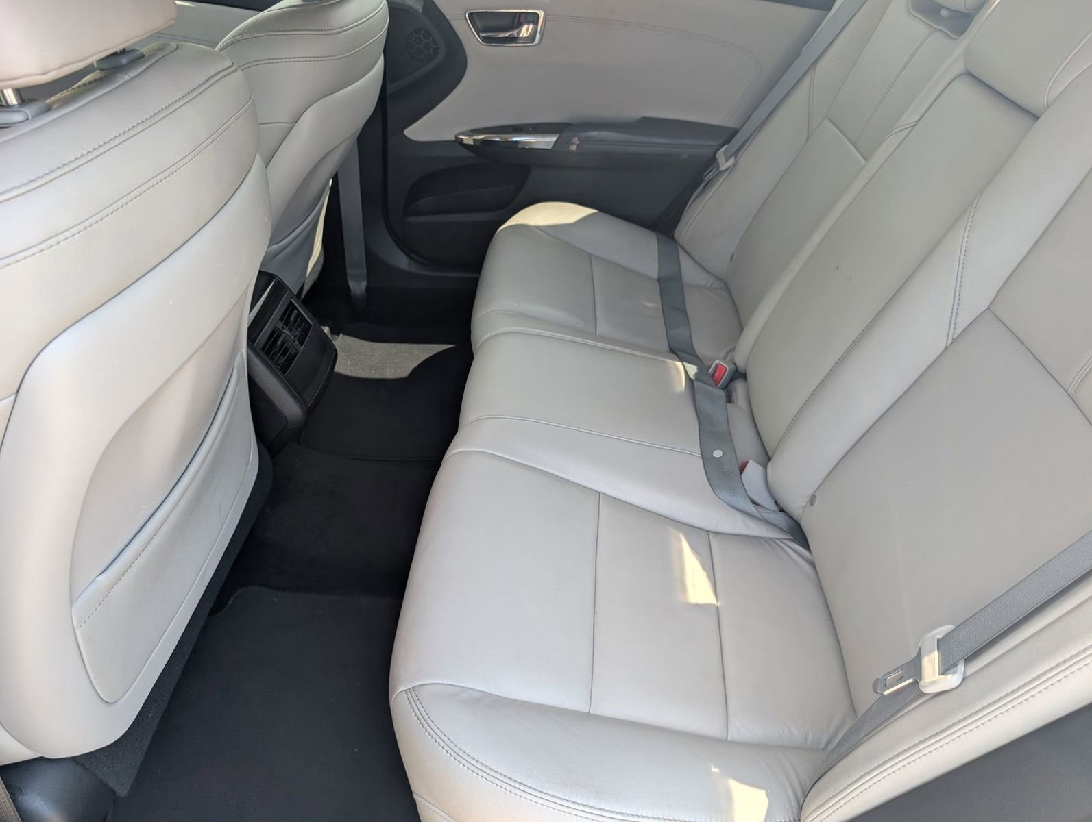 Used 2015 Toyota Avalon XLE FWD image 11