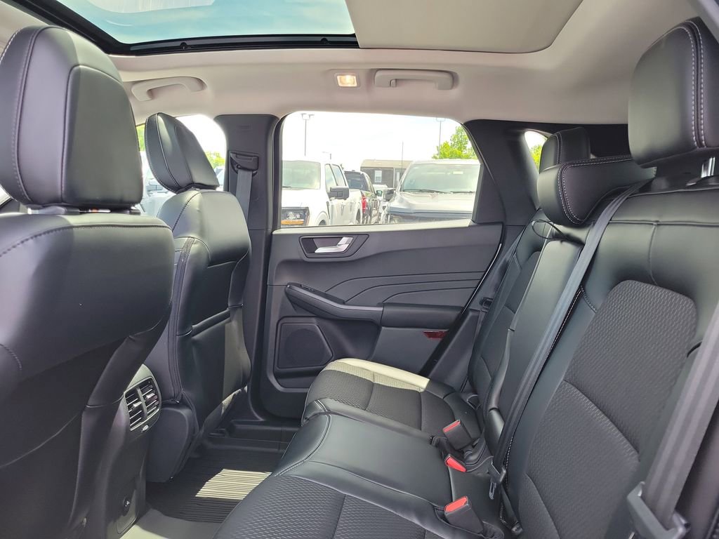 New 2026 Ford Escape SE FWD image 14