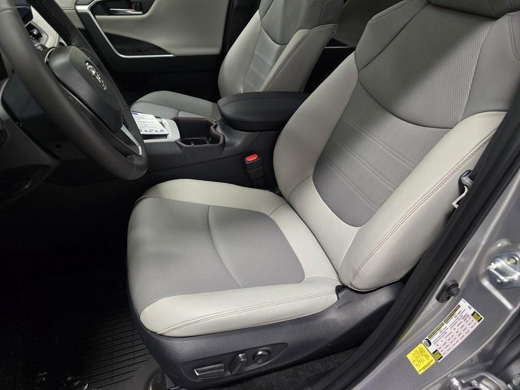 New 2025 Toyota RAV4 Limited image 26