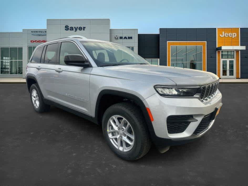 New 2025 Jeep Grand Cherokee Laredo X w/ Trailer Tow Package