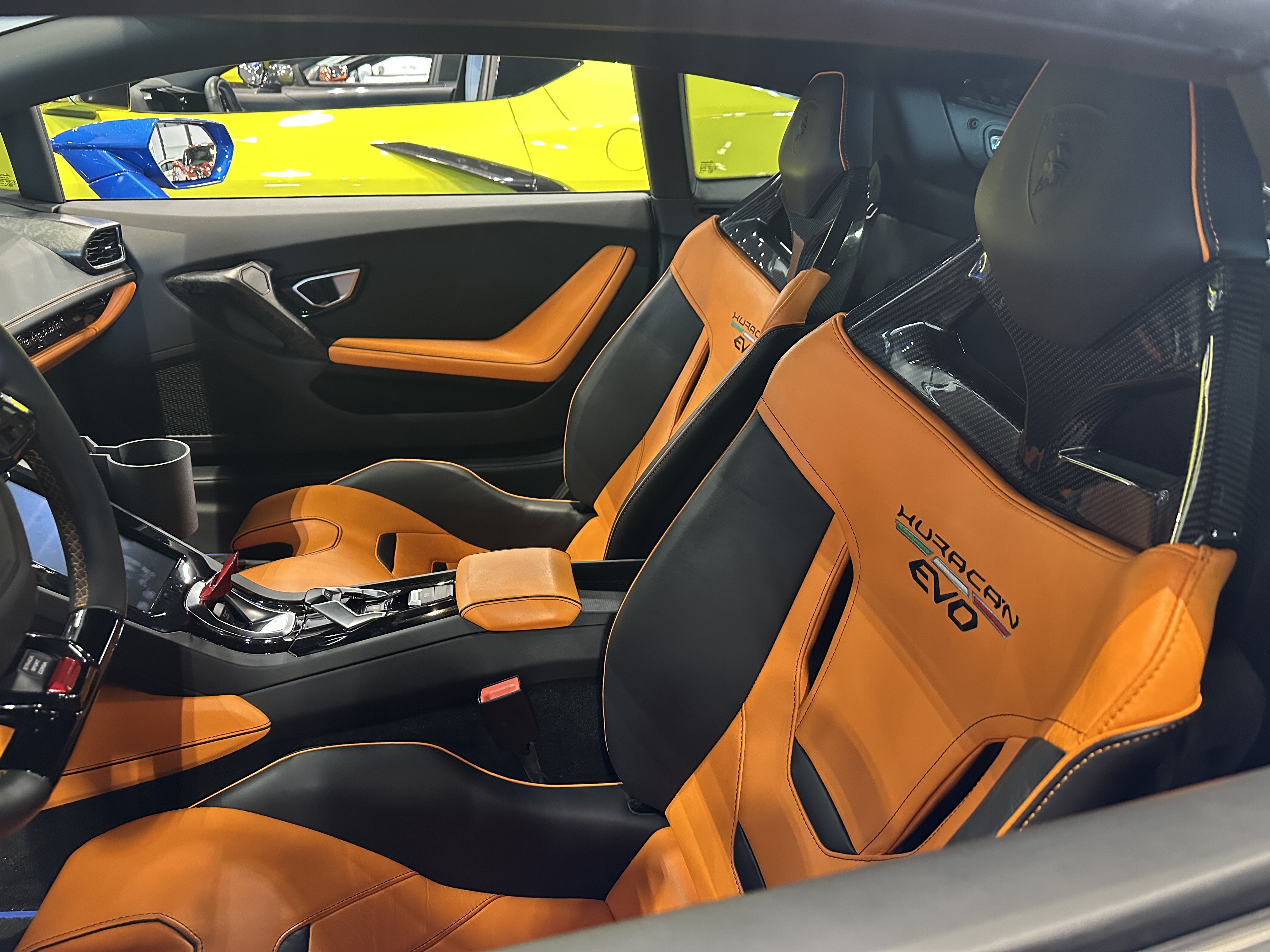 Used 2020 Lamborghini Huracan EVO RWD image 6
