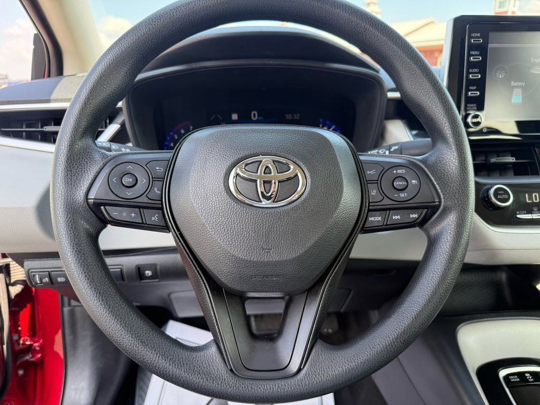 Used 2021 Toyota Corolla LE FWD image 14