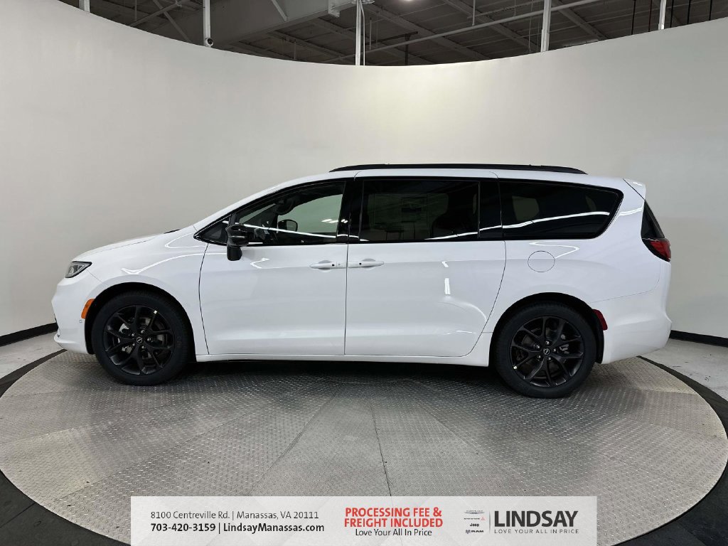New 2026 Chrysler Pacifica Select w/ S Appearance Package FWD image 5
