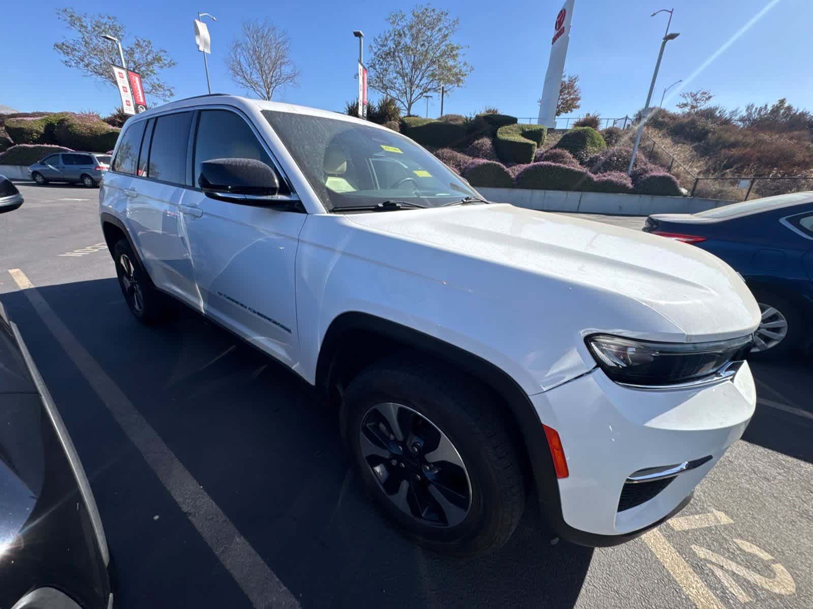 Used 2024 Jeep Grand Cherokee Limited 4xe AWD/4WD image 8