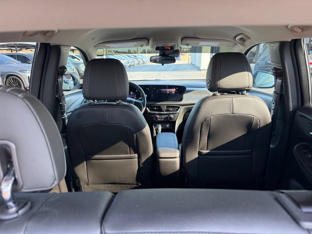 Used 2025 Buick Encore GX Preferred FWD image 17