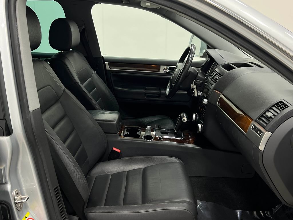Used 2008 Volkswagen Touareg V6 AWD/4WD image 34