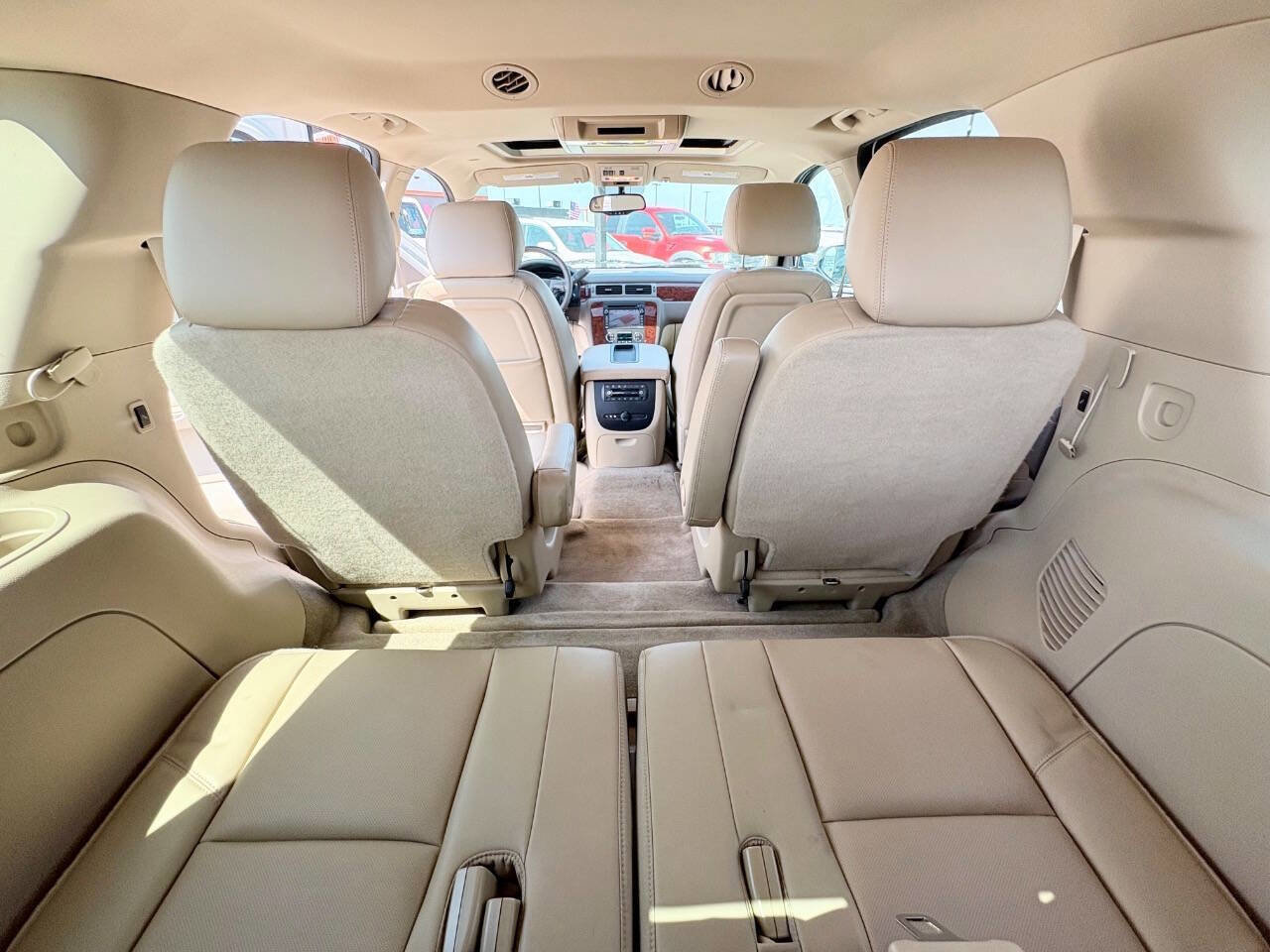 Used 2011 Chevrolet Tahoe LTZ AWD/4WD image 19