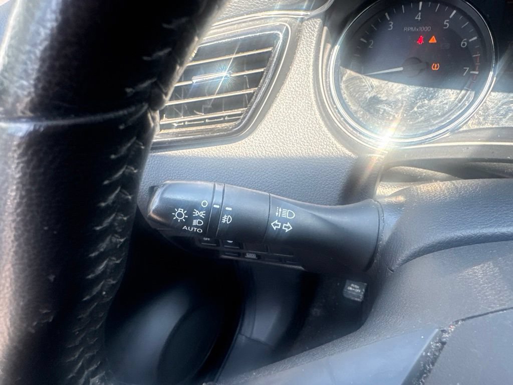 Used 2020 Nissan Rogue Sport SV w/ All-Weather Package AWD/4WD image 38