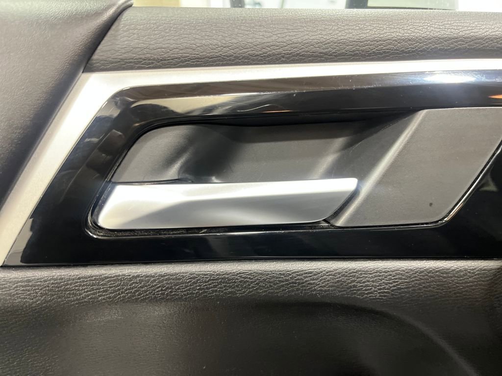 Used 2024 Mitsubishi Outlander SE image 40