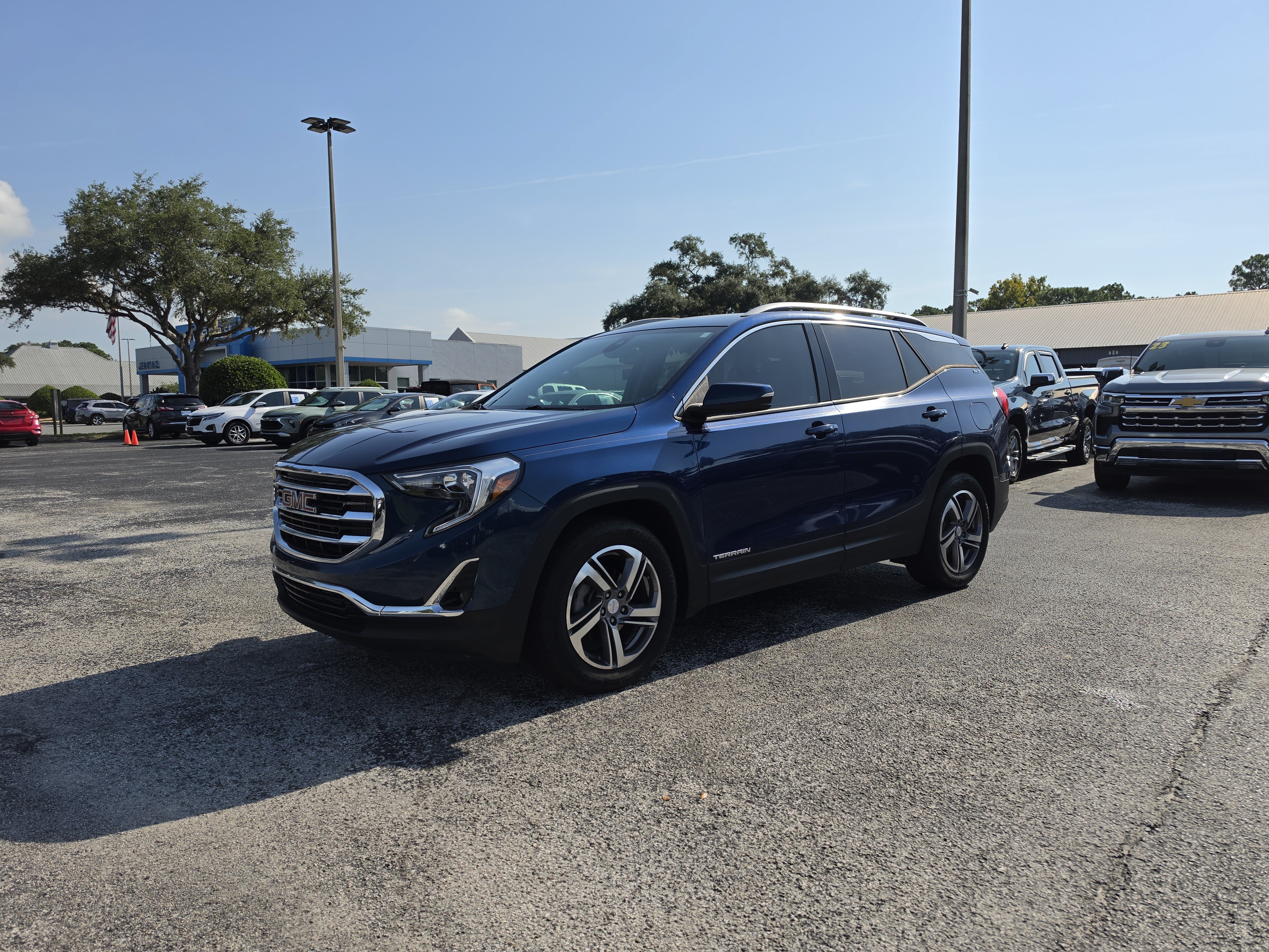 Used 2020 GMC Terrain SLT w/ Preferred Package FWD image 10