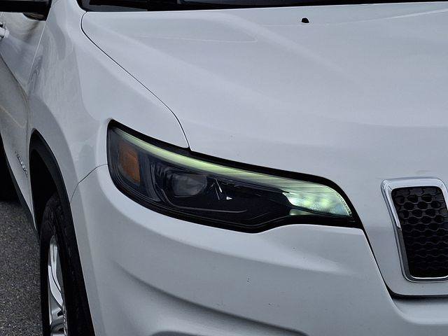 Certified 2019 Jeep Cherokee Latitude w/ Cold Weather Group AWD/4WD image 9