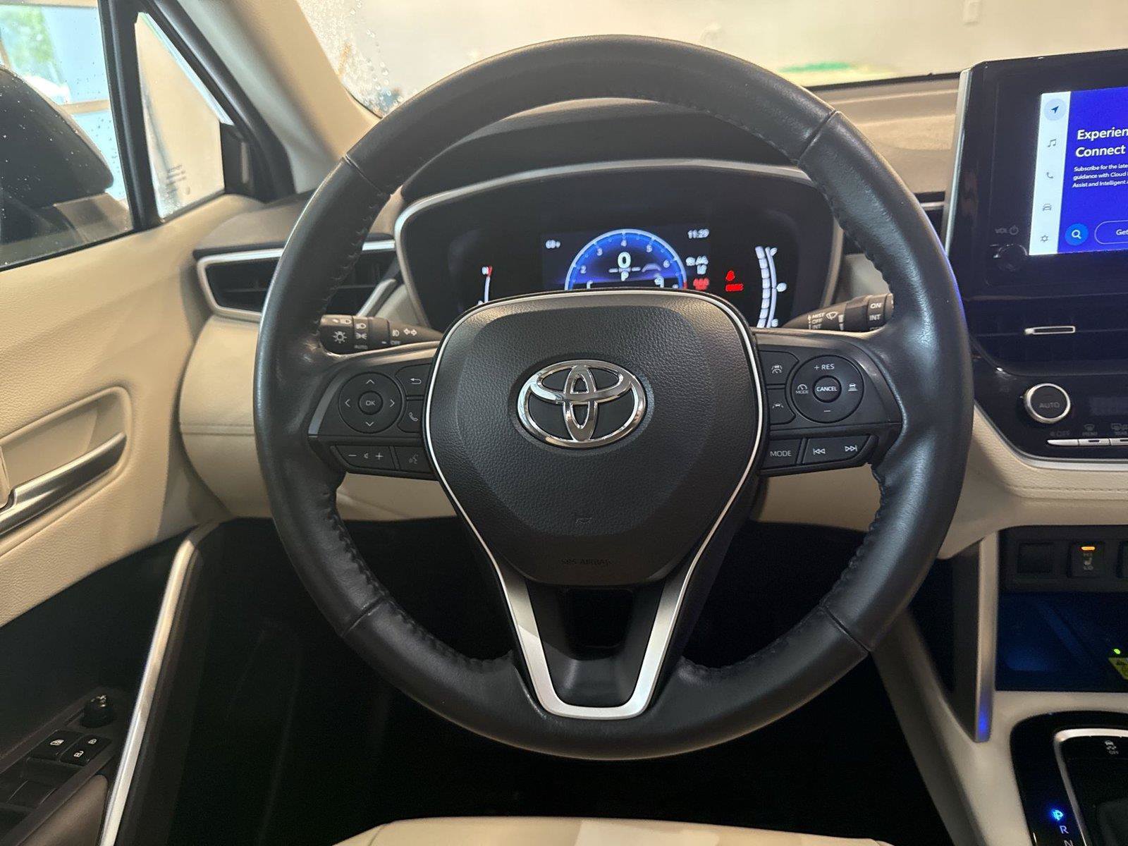 Used 2023 Toyota Corolla Cross XLE w/ Convenience Package AWD/4WD image 11