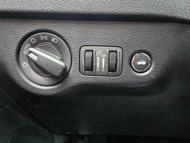 Used 2023 Dodge Charger R/T w/ Navigation & Travel Group RWD image 8