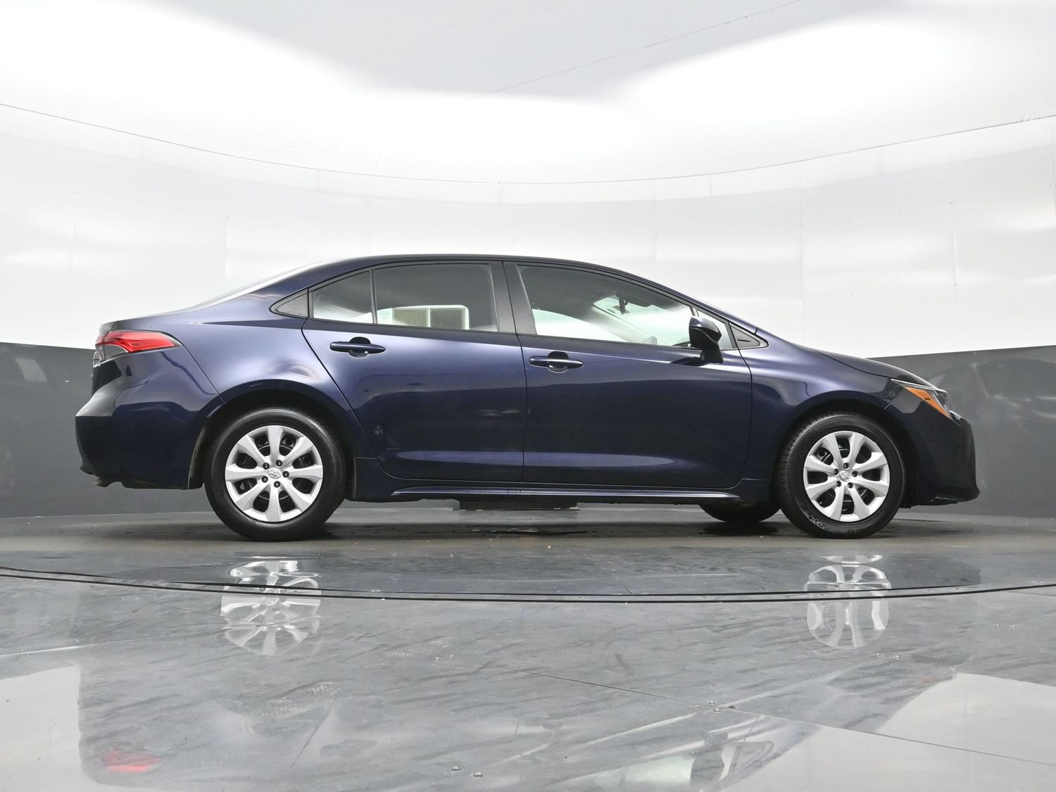 Used 2024 Toyota Corolla LE FWD image 31