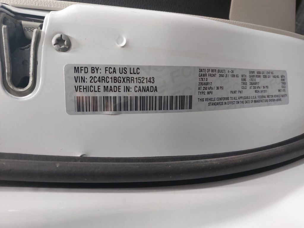 Used 2024 Chrysler Pacifica Touring-L image 35