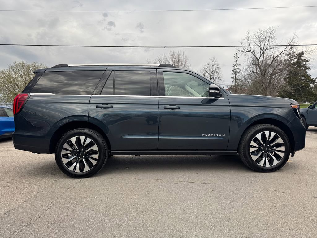 Used 2025 Ford Expedition Platinum w/ Driver's Package image 4