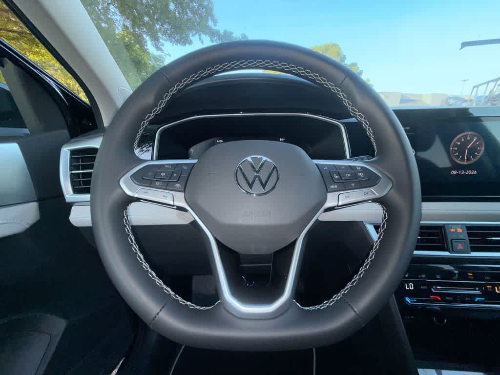 New 2026 Volkswagen Taos SE FWD image 15