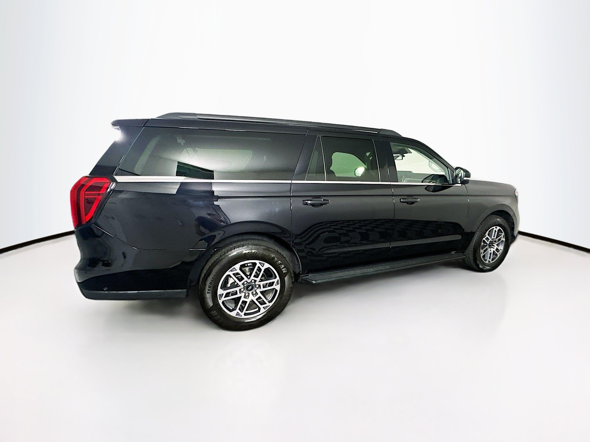 Used 2025 Ford Expedition Max Active RWD image 10