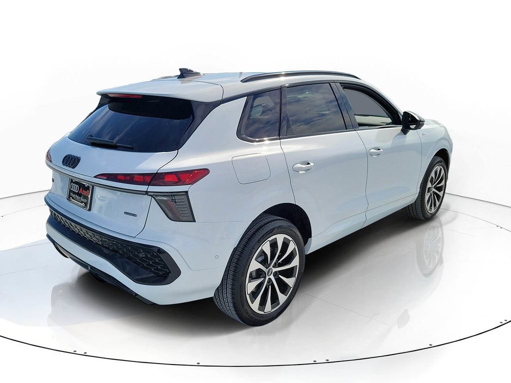 New 2026 Audi Q3 quattro 2.0T AWD/4WD image 4