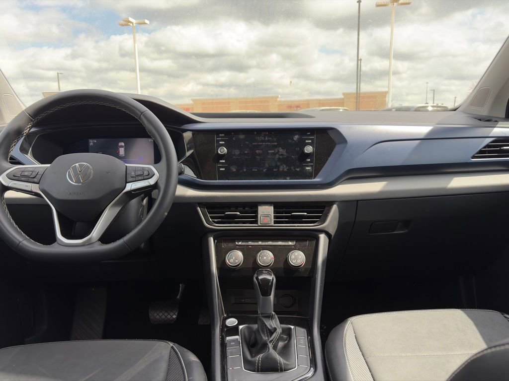 Used 2023 Volkswagen Taos SE FWD image 11