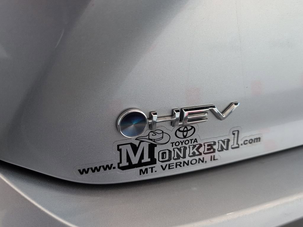 Used 2025 Toyota Camry LE FWD image 8