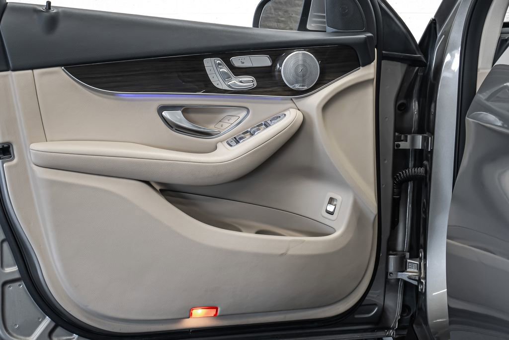 Used 2021 Mercedes-Benz GLC 300 image 18