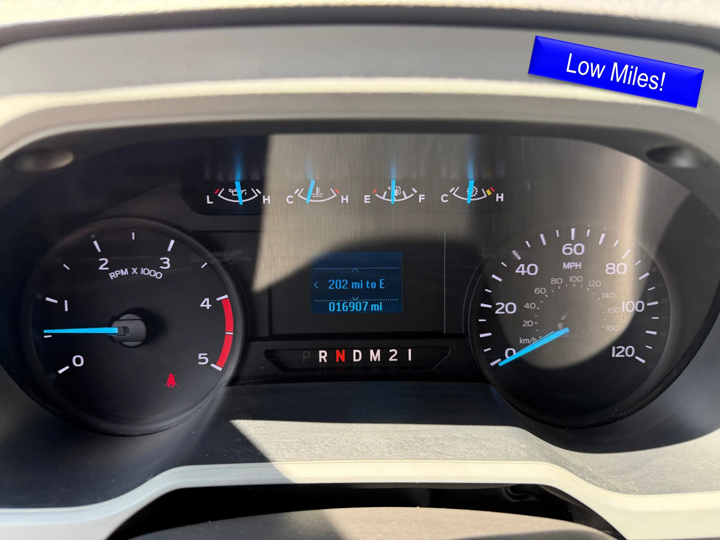 Used 2023 Ford F750 2WD Regular Cab Super Duty image 3