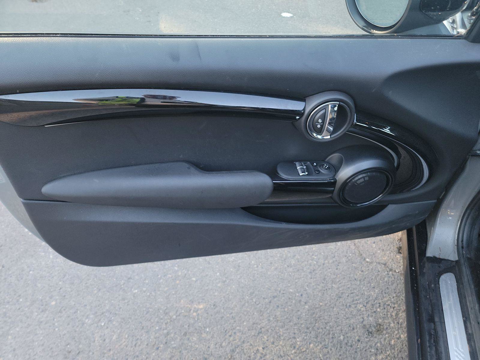 Used 2022 MINI Cooper SE FWD image 8