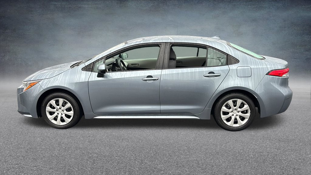 Used 2022 Toyota Corolla LE w/ Carpet Mat Package (TMS) FWD image 3