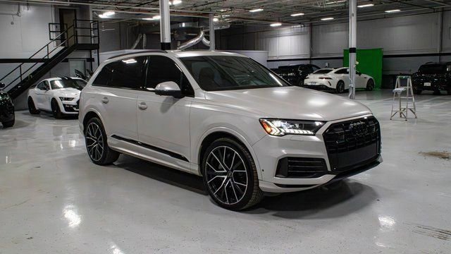 Used 2021 Audi Q7 3.0T Prestige image 2