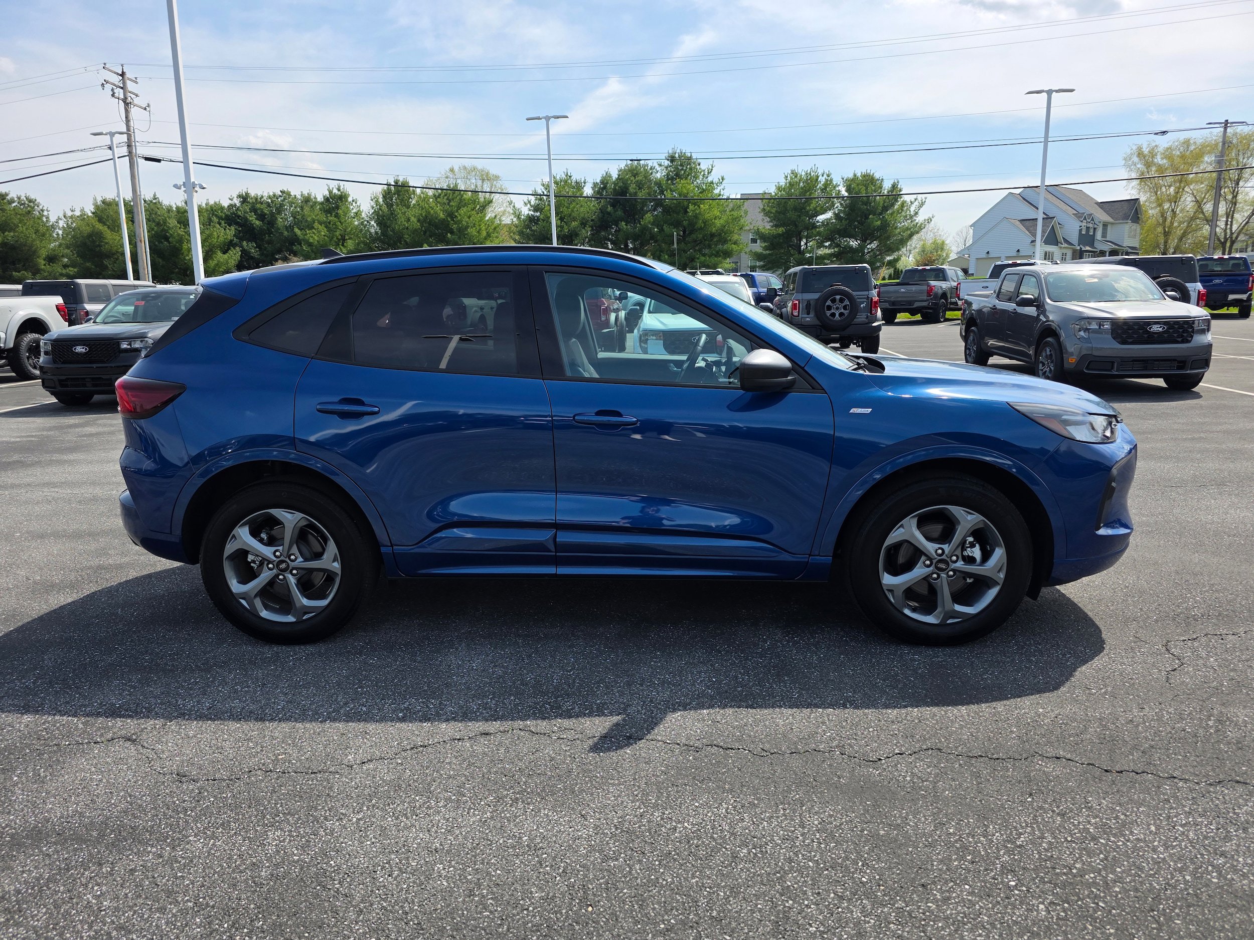 Certified 2023 Ford Escape ST-Line w/ Tech Pack #1 AWD/4WD image 6